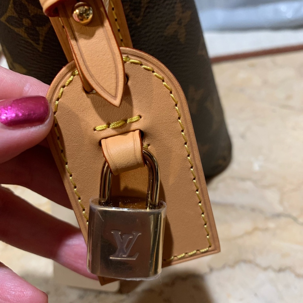 Louis Vuitton Monogram Shoulder limited edition purse long/ short strap/ wallet - Picture 5 of 17